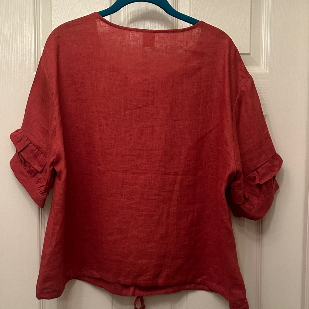 Chic Red Button-Up Blouse - Picture 6 of 11